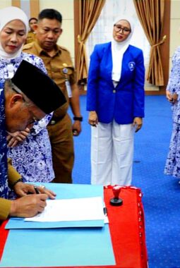 Wawako Azhar Hamzah Hadiri Pengukuhan Pengurus IWAPI Kota Sungai Penuh 2026–2031, Perkuat UMKM Perempuan