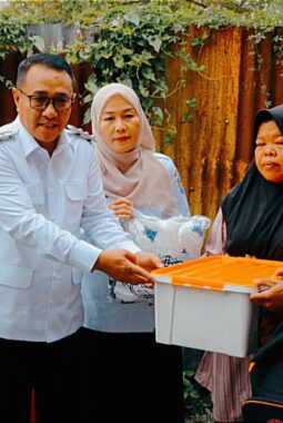 Wako Alfin Serahkan Bantuan untuk Keluarga Korban Kebakaran di Koto Dian