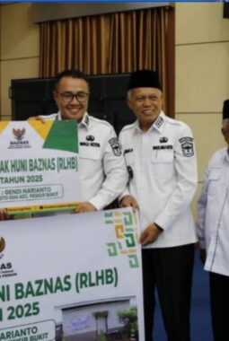 Wali Kota Alfin Serahkan Bantuan Sembako Ramadhan dan RLHB Baznas