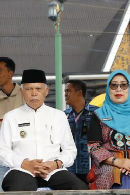Wawako Azhar Hamzah Lepas Pawai Tarhib Ramadhan 1447 H di Lapangan Merdeka
