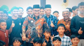 Poto Walikota sungai Penuh Alfin dan wakil walikota Azhar Hamzah bersama anak yatim piatu