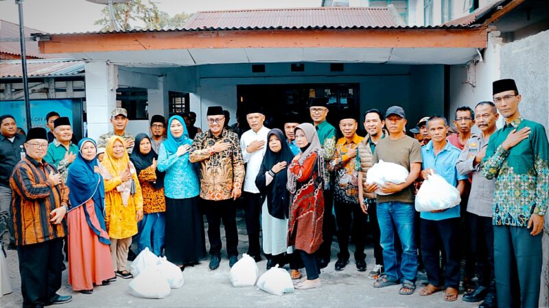 Walikota sungai penuh poto bersama lansia juara