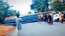 Truck Terguling Lintas Jambi - Palembang