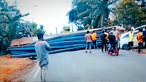 Truck Terguling Lintas Jambi - Palembang