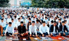 Walikota Alfin Laksanakan Sholat Idul Fitri 1447 H Bersama Masyarakat Sungai Penuh