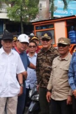 Pastikan Pasar Tertib, Wawako Azhar Hamzah Tinjau Langsung Pasar Tanjung Bajure