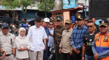 Pastikan Pasar Tertib, Wawako Azhar Hamzah Tinjau Langsung Pasar Tanjung Bajure