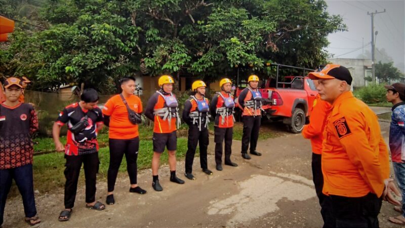 Persiapan Tim SAR dalam mencari bocah 12 thn diduga hanyut di sungai batanghari