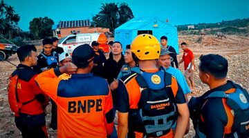 Pencarian Korban Perahu terbalik di Sungai Limun Sarolangun Jambi