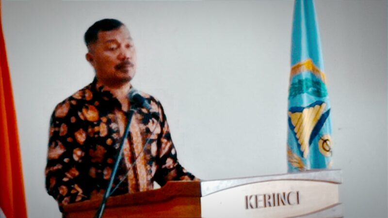 Bupati Kerinci Monadi