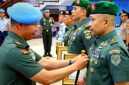 63 Personel TNI-Polri Terima Brevet Kehormatan Setia Waspada dari Danpaspampres