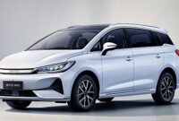 BYD M6 DM Siap Tantang Toyota Veloz Hybrid di Pasar MPV Elektrifikasi Indonesia