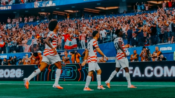 Selebrasi pemain Amerika Serikat ketika Balogun menciptakan gol ketiga di laga pembuka grup D Piala Dunia menghadapi Paraguay. (Foto: Instagram @usmnt)