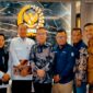 Poto bersama 5 Forum PPPK & PPPK Paruh Waktu bertemu Mensesneg Prasetyo Hadi dan Wakil Ketua DPR RI Sufmi Dasco (dokumentasi PPWI for JPNN)