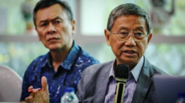 Founder & Direktur Utama PT Jababeka Tbk. (KIJA) Setyono Djuandi Darmono (kanan) didampingi Wakil Direktur Utama Budianto Liman