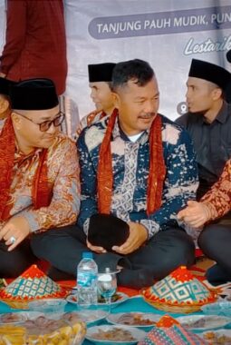 Wali Kota Sungai Penuh Alfin Hadiri Kenduri Sko Lima Desa, Tegaskan Pentingnya Pelestarian Budaya Kerinci