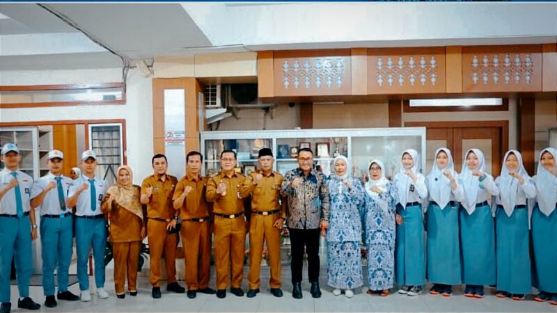 Wali Kota Alfin Lepas 8 Pelajar Sungai Penuh ke Paskibraka Nasional dan Provinsi Jambi 2026