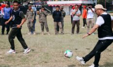 Jaga Sportivitas, Wako Alfin Ikuti Laga Sepak Bola