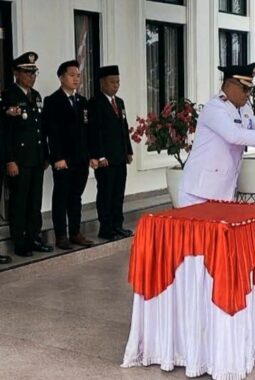 Khidmat! Wali Kota Alfin Pimpin Penjemputan Duplikat Sang Saka Merah Putih