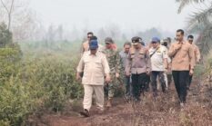 Prabowo Terbang ke Riau Tinjau Langsung Penanganan Karhutla Sumatra