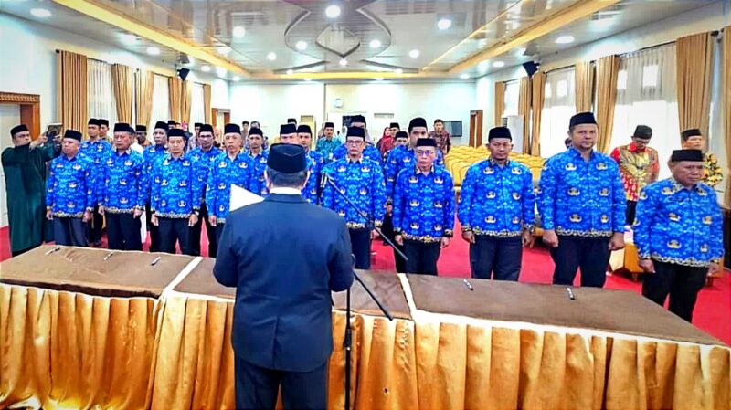 Foto prosesi pengambilan sumpah jabatan pejabat Kemenag Jambi