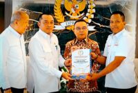 Wakil Ketua DPR RI Sufmi Dasco Ahmad bersama Pimpinan DPR RI Saan Mustopa dan Menteri Sekretaris Negara Prasetyo Hadi