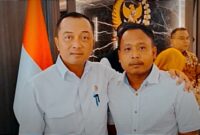 Ketum Aliansi R2 R3 Indonesia Faisol Mahardika bersama Mensesneg Prasetyo Hadi