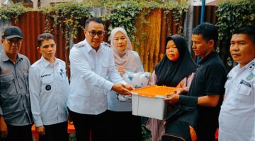 Wako Alfin Serahkan Bantuan untuk Keluarga Korban Kebakaran di Koto Dian