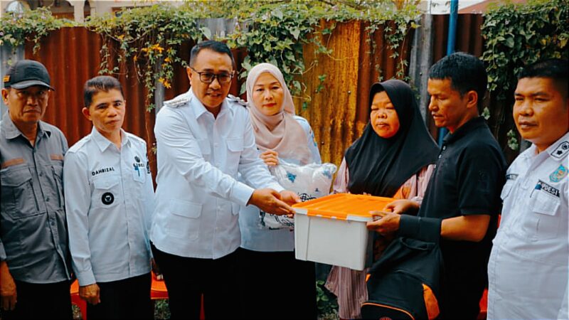 Wako Alfin Serahkan Bantuan untuk Keluarga Korban Kebakaran di Koto Dian