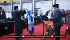 DPRD Kota Sungai Penuh Lantik Hj. Helneti Mesra Melalui PAW Gantikan Alm. Dahkir Yahya